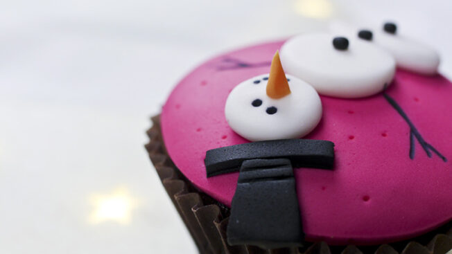 Picture of snow man cup cake