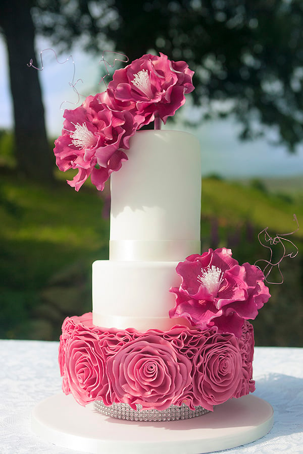 Ruffle Rose Wedding - CakeFlix