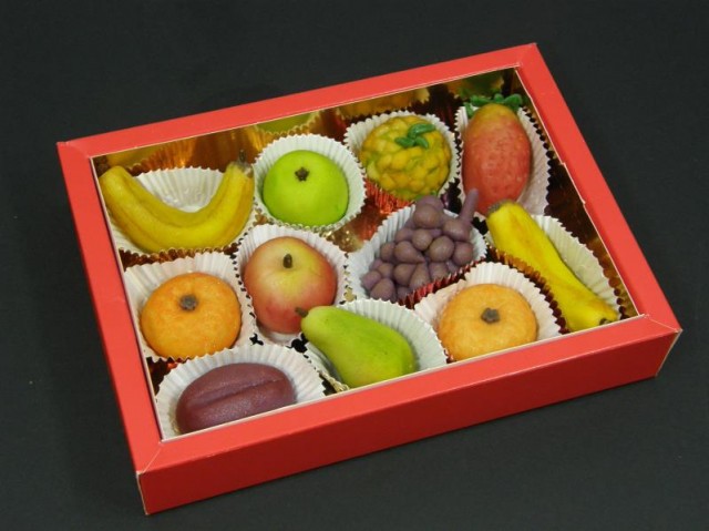 Marzipan-fruits-640x479