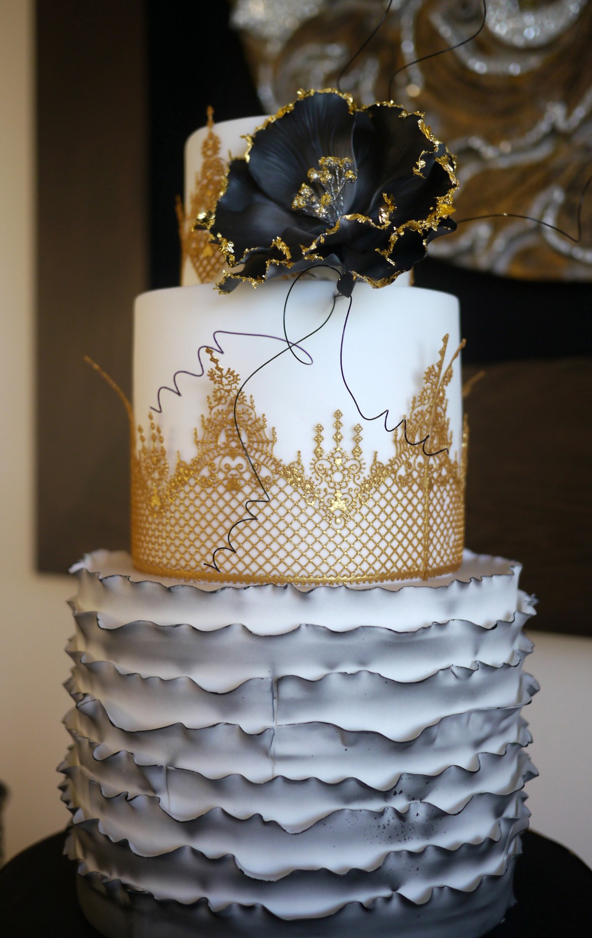 Gothic Lace Vintage Cake - CakeFlix