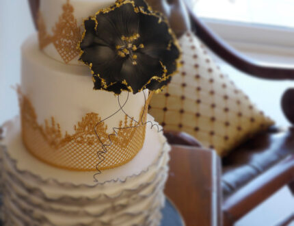 Picture of Gothic lace cake