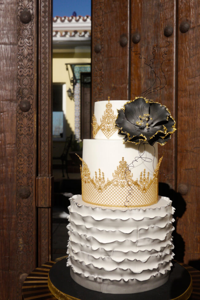 Picture of Gothic lace cake
