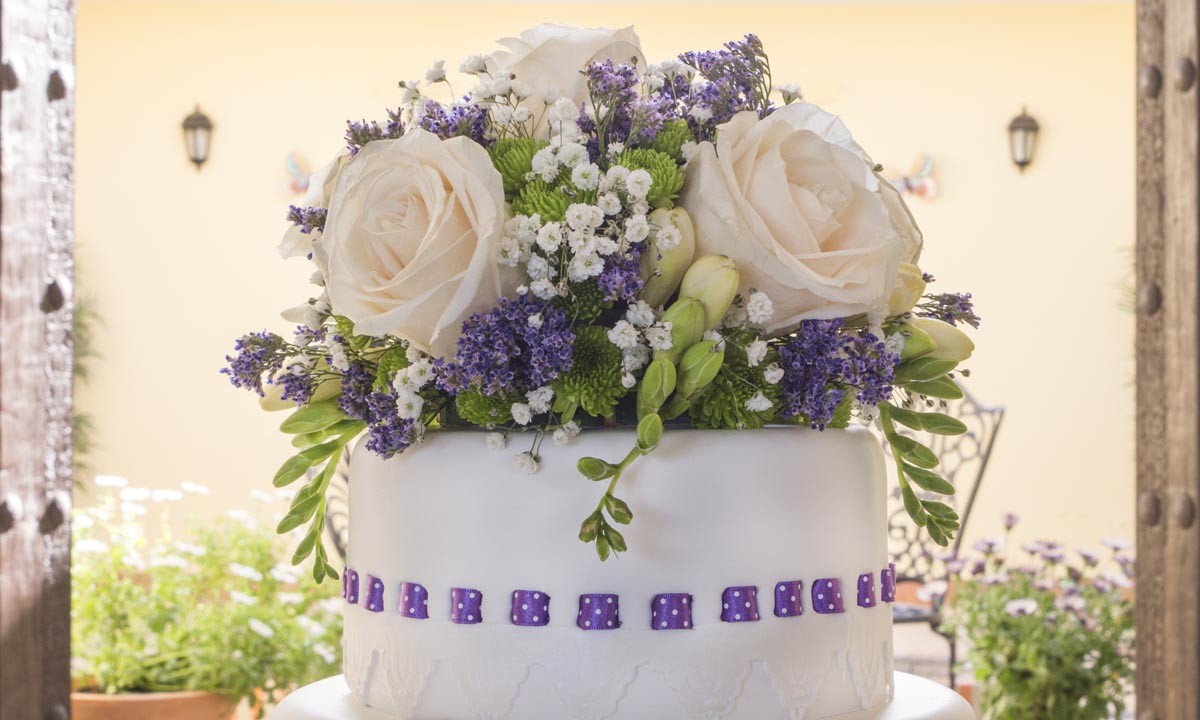 Ribbon Insertion Wedding Cake CakeFlix