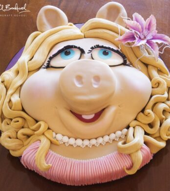 miss piggy cake