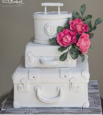 vintage style wedding cake