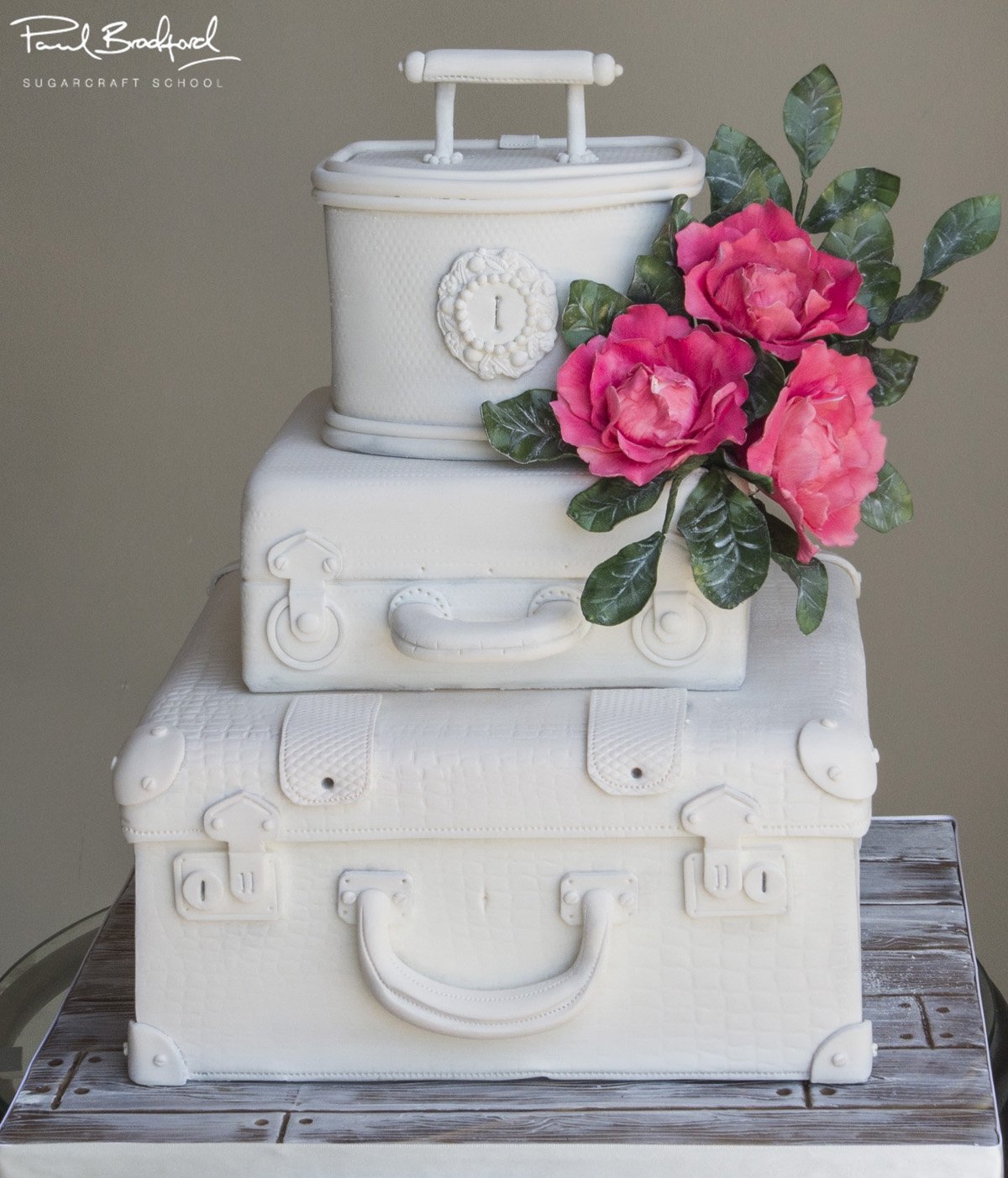 vintage style wedding cake