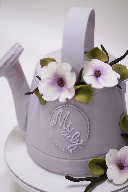 gardening cakes silver water can by studio cake