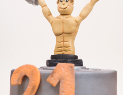 Weightlifting cake tutorial on CakeFlix