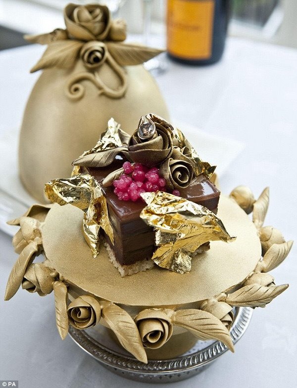 14 Most expensive cakes in the world that will burn all your life savings 