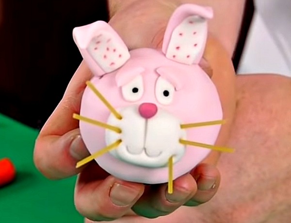 Easter bunny cupcake