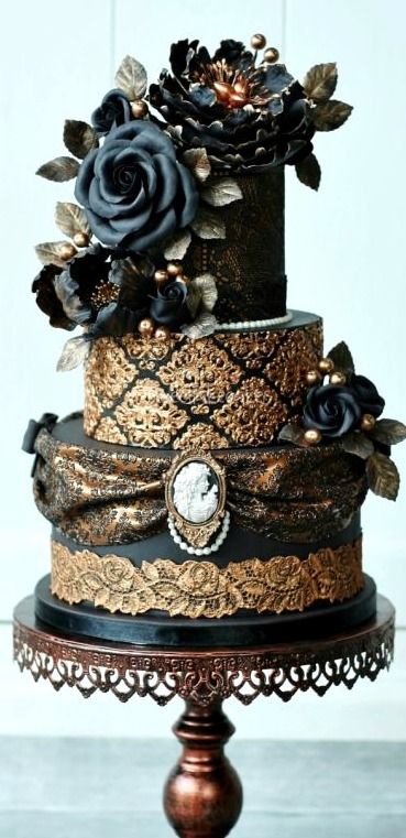 gothic-steampunk-cake