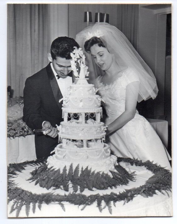 1960-wedding-cake