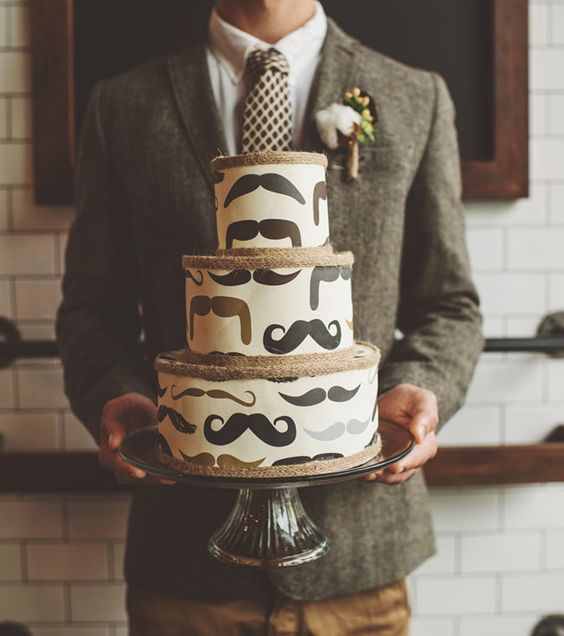 moustache-cake