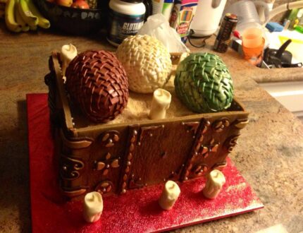 dragon-egg-cake