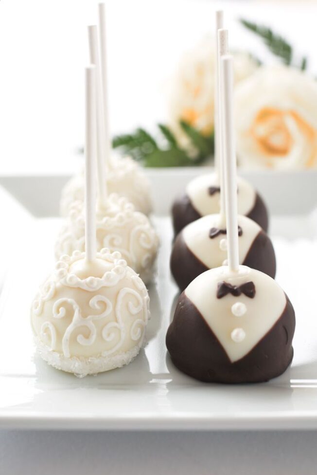 wedding-cake-ideas-thinking-outside-the-cake-box