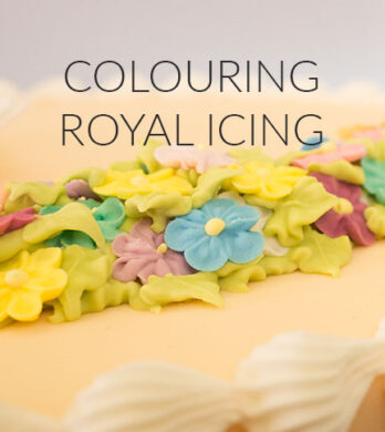 Colouring royal icing