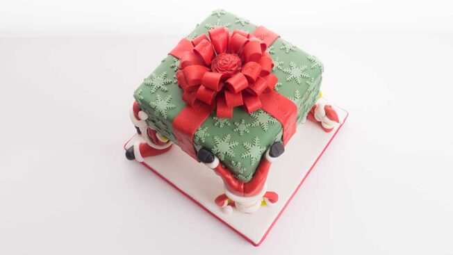 santa christmas cake tutorial - traditional christmas cake with a twist