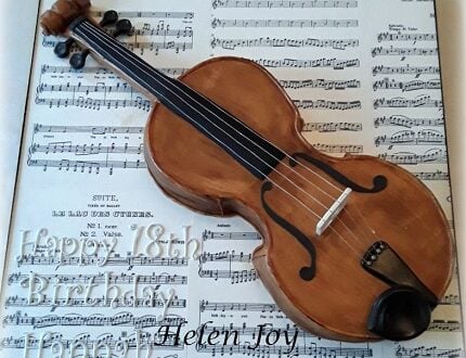 violin cake