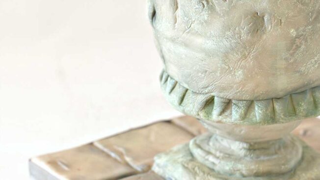 antique urn cake course