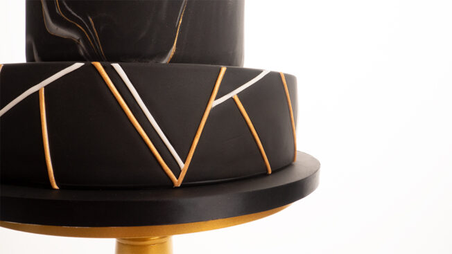 Black n Gold Wedding Cake