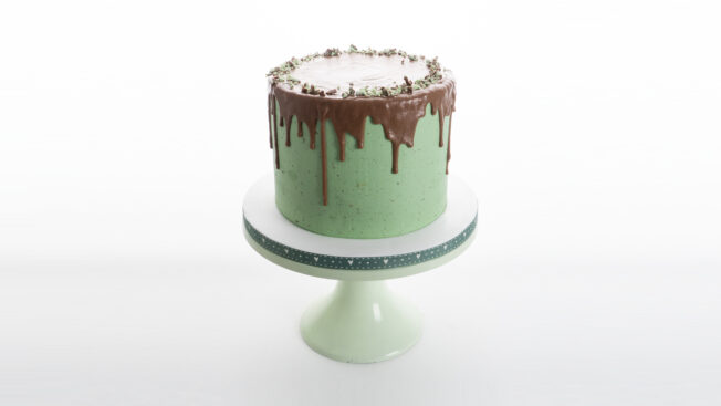 mint chocolate drip cake