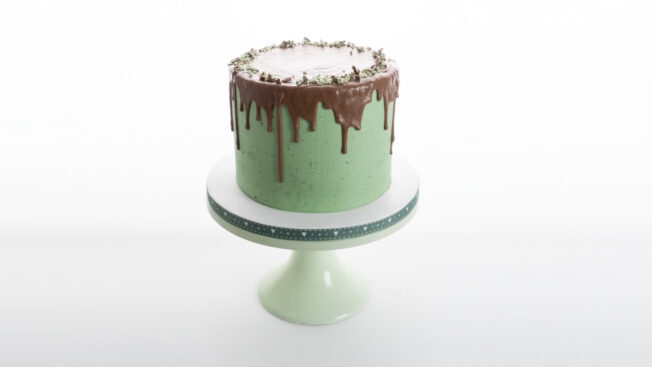 mint chocolate drip cake