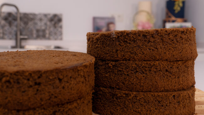 Gingerbread & salted Caramel Drip Cake