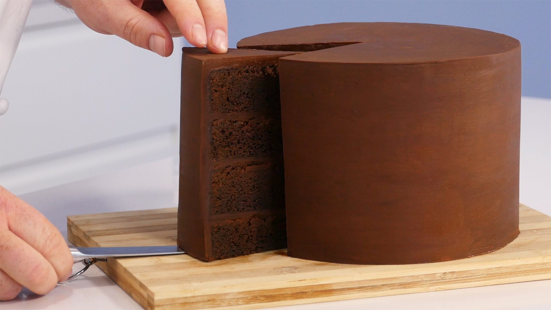 How to ganache a cake