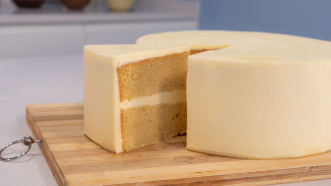 How to cover a cake in buttercream