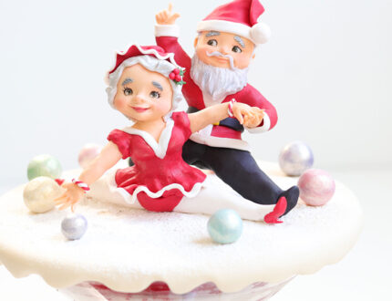 cha cha cha Christmas figures full cake