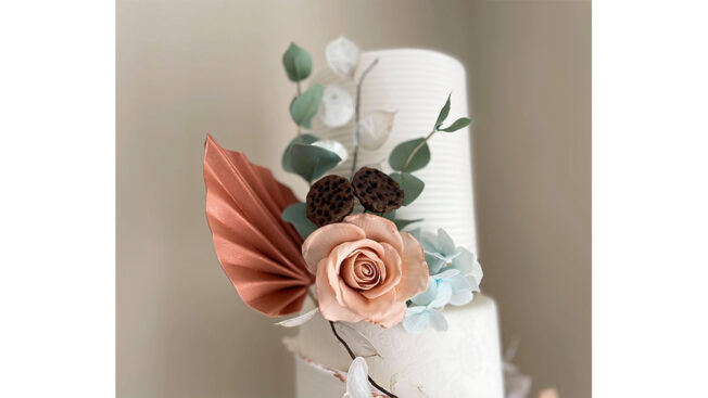 Contemporary rustics wedding cake top tier