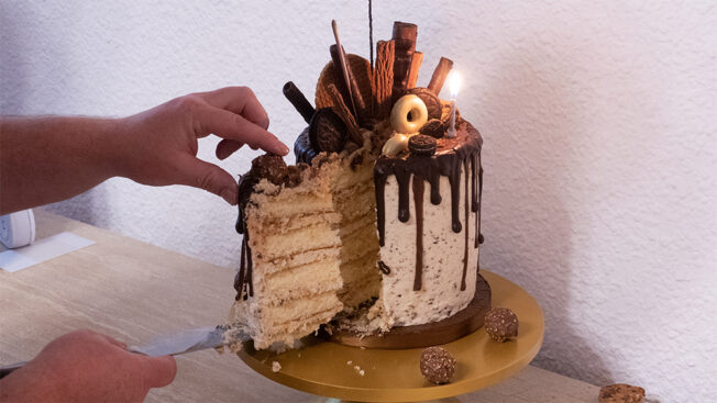 cookies & cream cake cut
