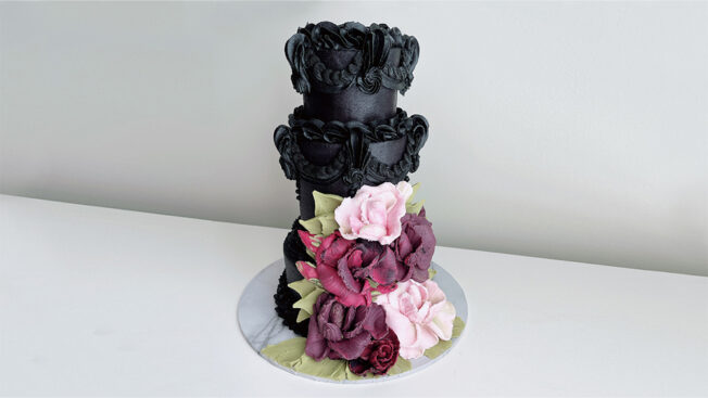 Gothic wedding cake Full