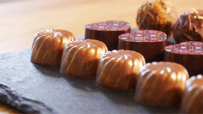 Tempered chocolates side