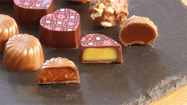 Tempered chocolates cut