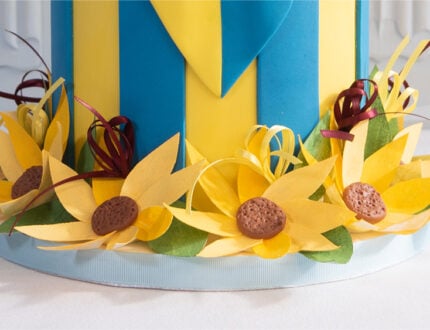 Ukraine cake flowers