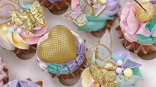 Lux cupcakes close 2