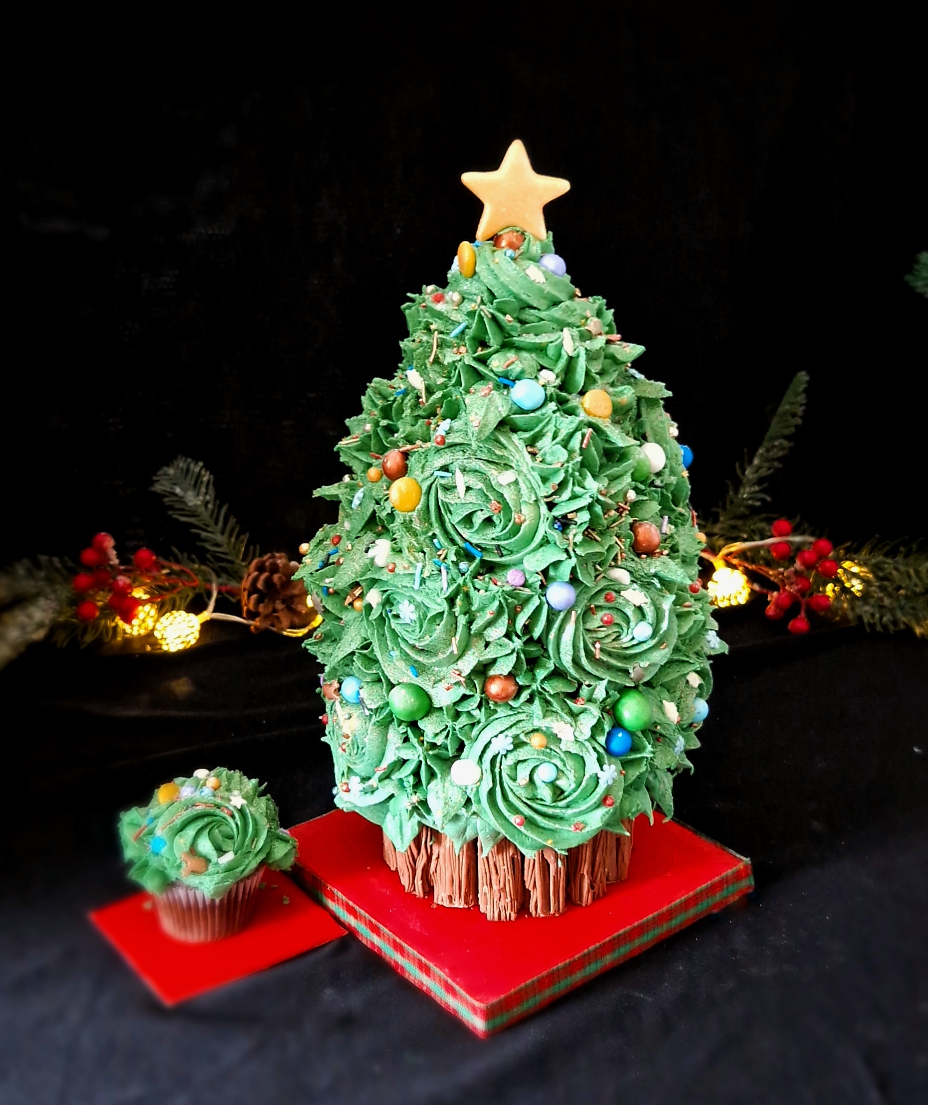 Svetlana Preston - Cupcake Christmas Tree - November 2022