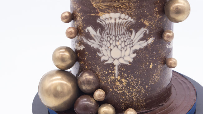 Easy tempered chocolate cake stencil