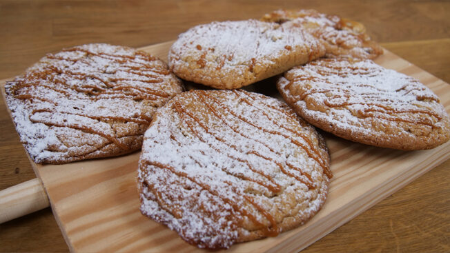 Chocolate chip triple caramel cookies