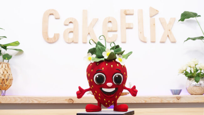 Mrs Strawberry Cake tutorial - front