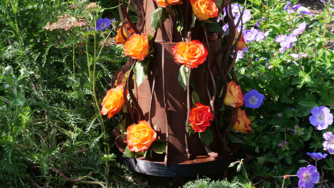 Cocoa Flaming Beauty Wedding Cake Gallery 2
