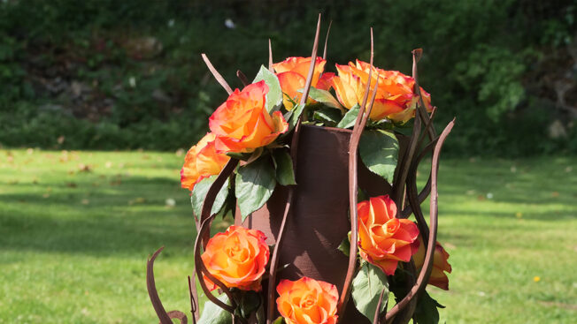 Cocoa Flaming Beauty Wedding Cake Gallery 4
