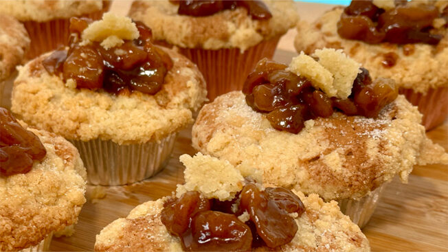 Festive Cinnamon Apple Cupcakes
