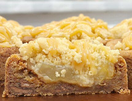 Caramel Apple Crumble Cookies