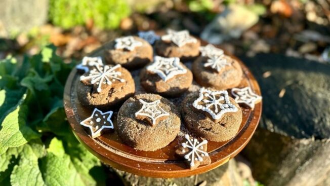 Gingerbread Cheesecake Cookies