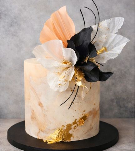 Abstract sugar flowers top cake trends