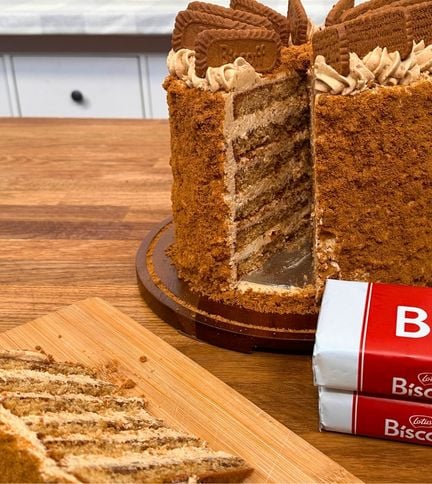 Delicious Biscoff Buttercream Drizzle Cake: Step-by-Step Recipe with Paul Bradford