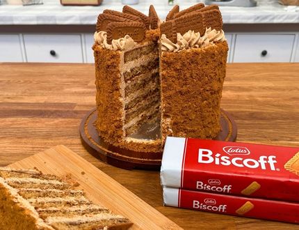 Delicious Biscoff Buttercream Drizzle Cake: Step-by-Step Recipe with Paul Bradford