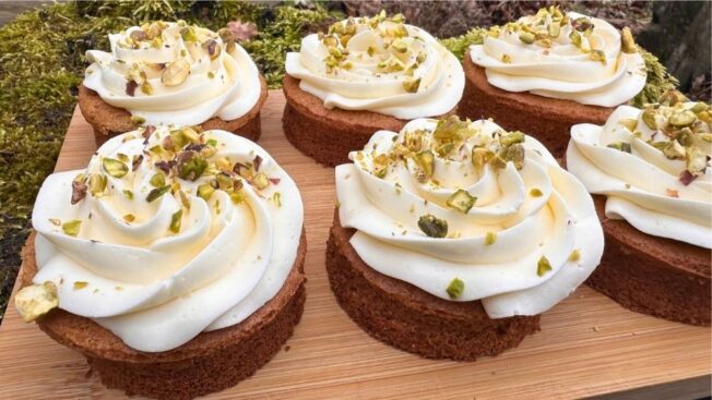 How to make Banana Cake with Cream Cheese Frosting and Pistachios
